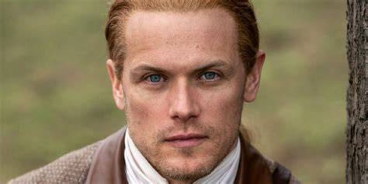 &lsquo;Outlander&rsquo; star Sam Heughan kisses mystery woman in NYC