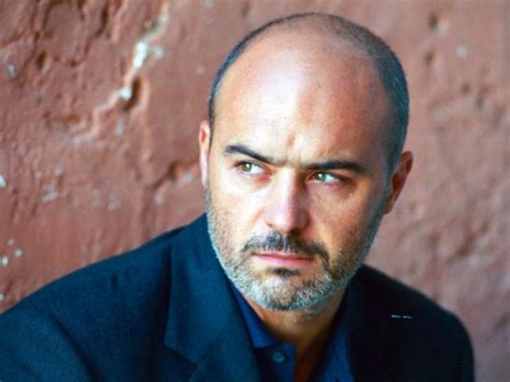 Luca Zingaretti, le foto pi&ugrave; belle al cinema, in tv e in famiglia Foto 2