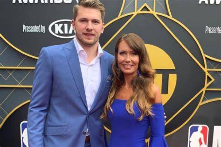 Luka Doncic Mom / Photos Luka Doncic's Mom Went Viral At The NBA