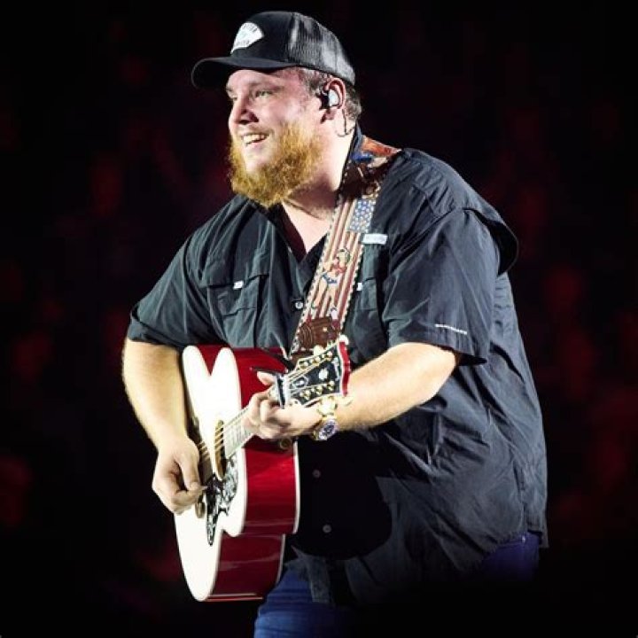 Luke Combs net worth, age, wiki, family, biography and latest updates