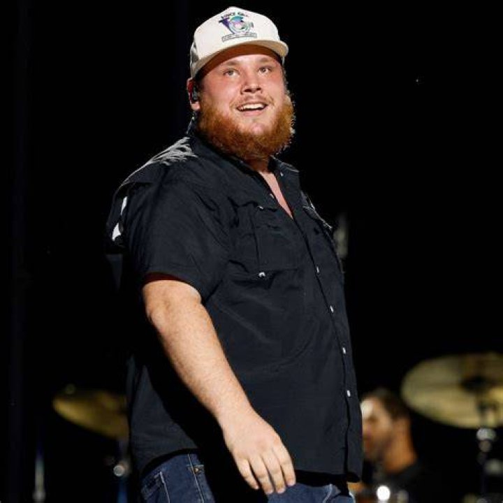 Luke Combs On ‘Growin’ Up’ After Country’s Unlikely Overnight