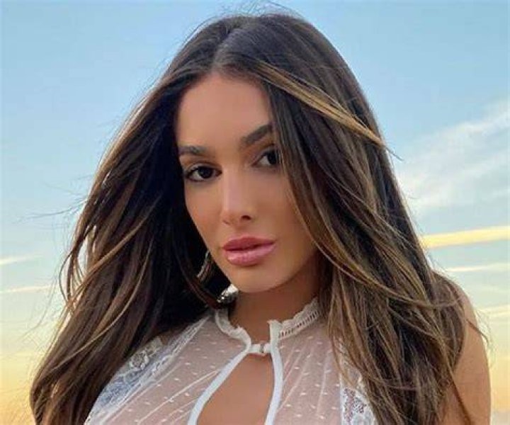 Lyna Perez (Instagram Star) Wikipedia, Biography, Age, Height, Weight