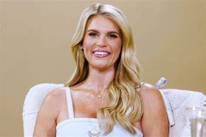 Madison LeCroy shows off her 'Southern Charm' while running errands