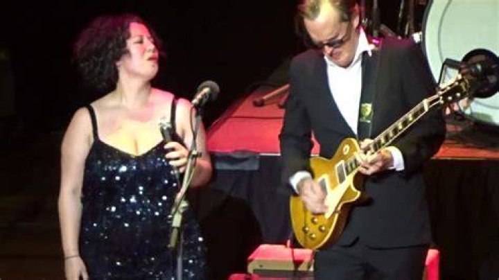 Mahalia Barnes and Joe Bonamassa Joe bonamassa, Blues rock, Phil