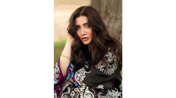 Mahira Khan Pens Heartfelt Tribute for Her Mother on Her Birthday Sunday