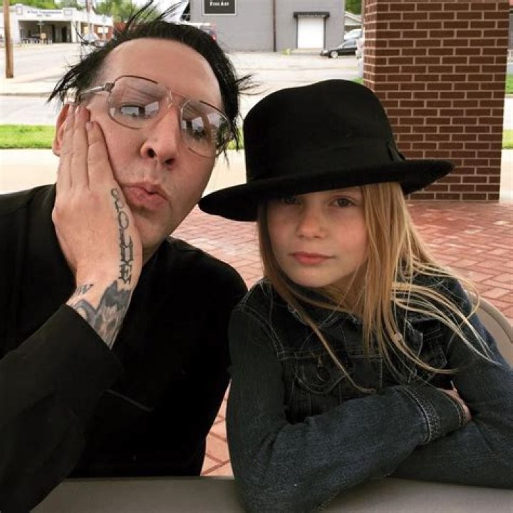 Marilyn Manson Daughter Goimages Alley
