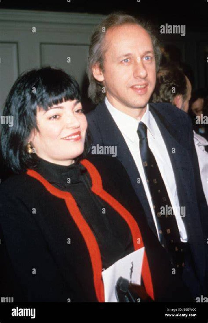 Mark Knopfler and wife Lourdes Salomone circa 1985 News Photo Getty Images