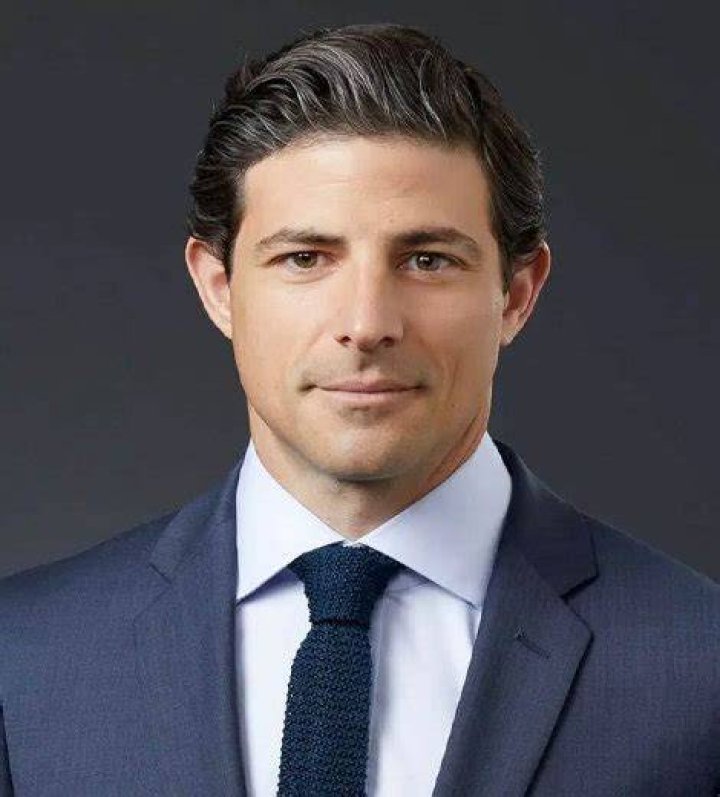 Matt Gutman (ABC News) Wiki, wife, salary, height. Not gay! Biography