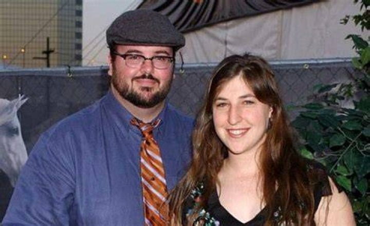 Mayim Bialik Wiki, Biography, Husband, Age, Family, Net Worth and More