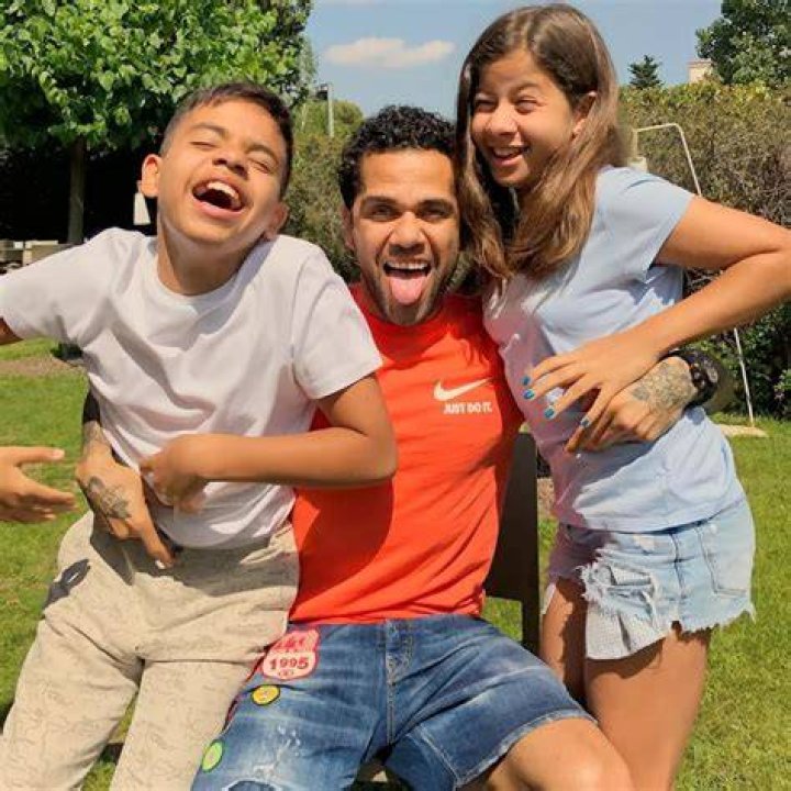 Meet Daniel Alves and Victoria Alves