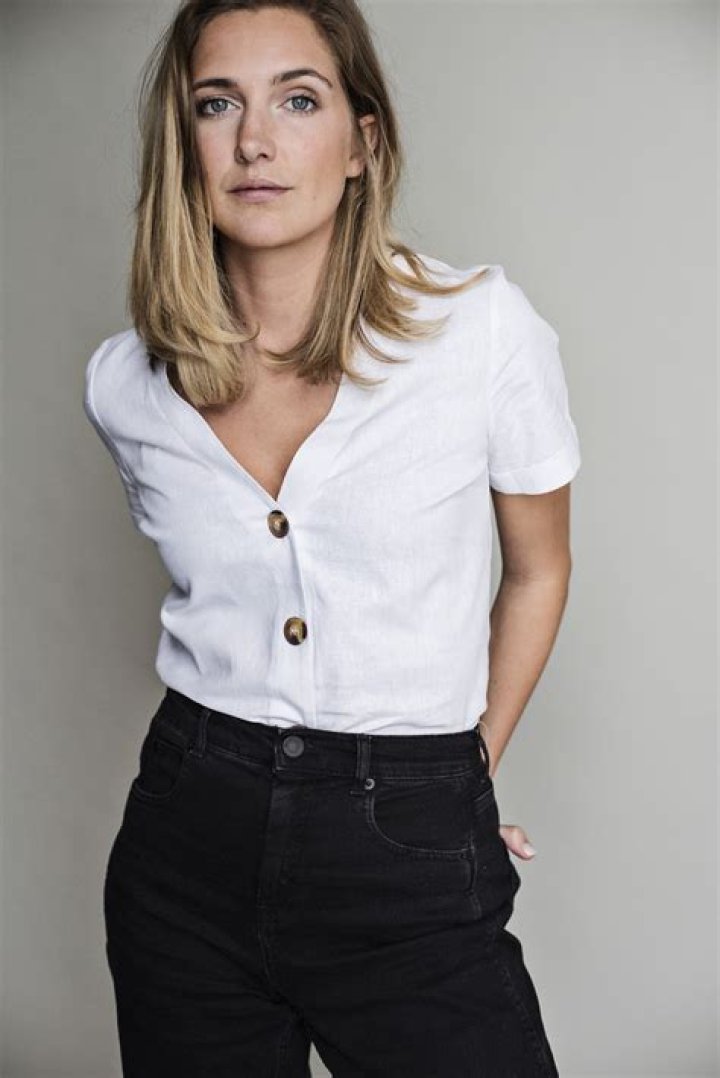 Meet Grace Calder From The Outlaws – Here Is Everything To Know About The Actress