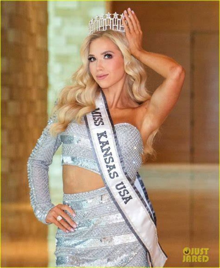 Meet Gracie Hunt, the beautyqueen daughter of megawealthy Kansas City