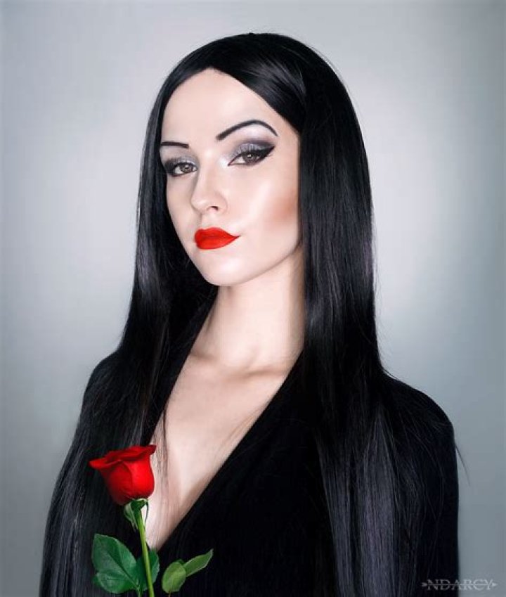 Megan Fox Channels Morticia Addams at Billboard Music Awards With Dark
