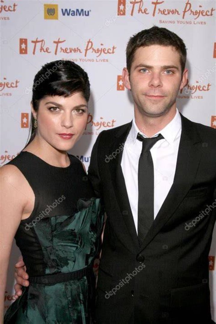 Mikey Day dated Selma Blair Saturday Night Live stars' love lives