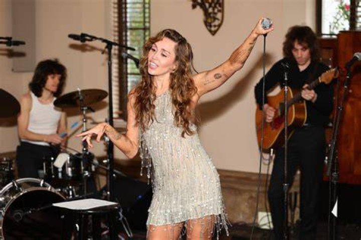 Miley Cyrus releases her first song of 2020 &rsquo;Midnight Sky&rsquo; YAAY Music