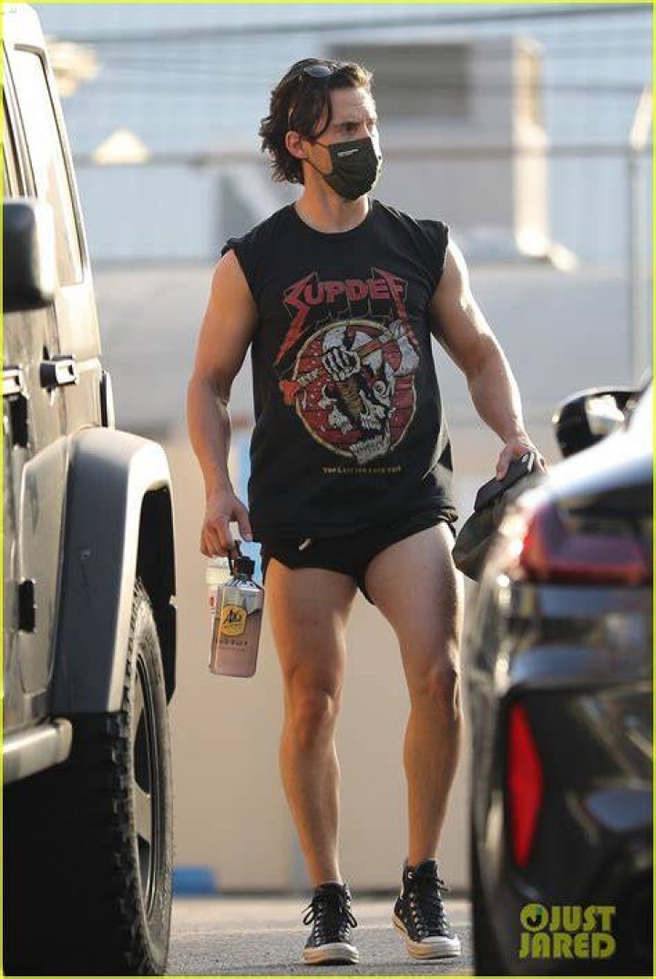 Milo Ventimiglia Rocks Shorts & Tank At Gym, Shows Off Muscles &mdash; Pics