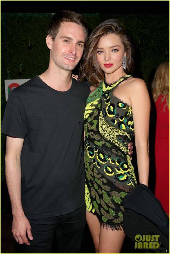 Miranda Kerr expecting first child with husband Spiegel