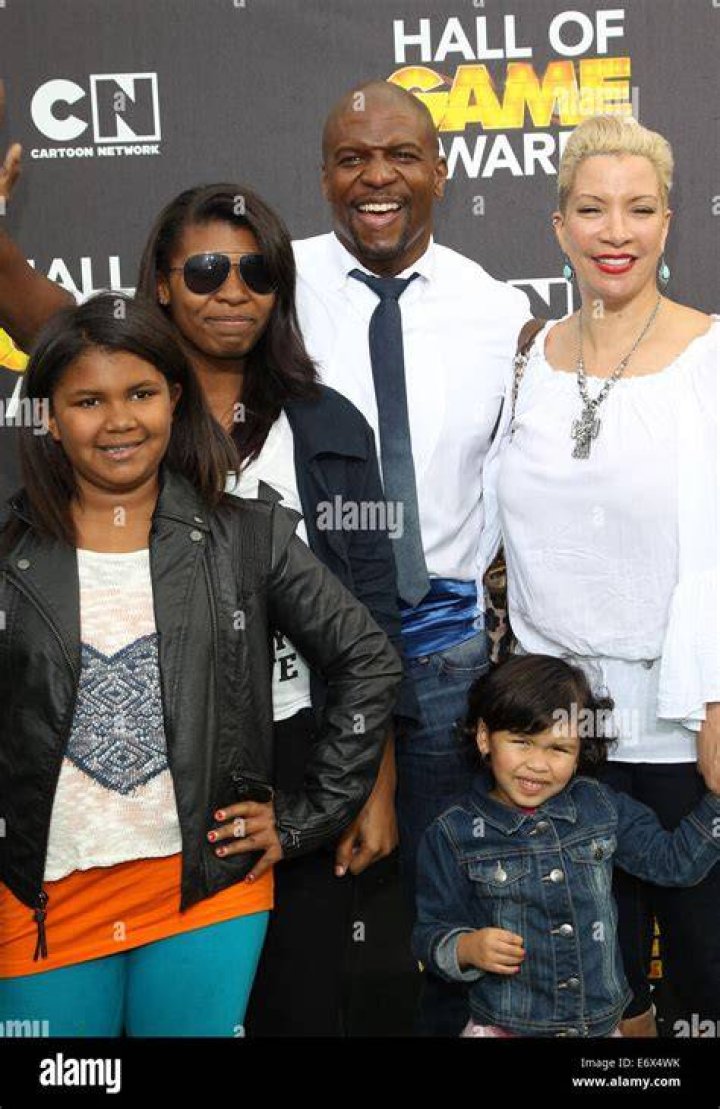Naomi BurtonCrews Who is She? Bio, Career, Siblings, Age Whatsmagazine
