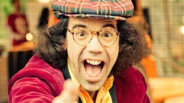Nardwuar reads Alcuin, Poem 30.2 YouTube