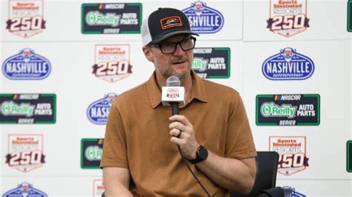 NASCAR Driver Dale Earnhardt Jr. Marries Amy Reimann on New Year's Eve