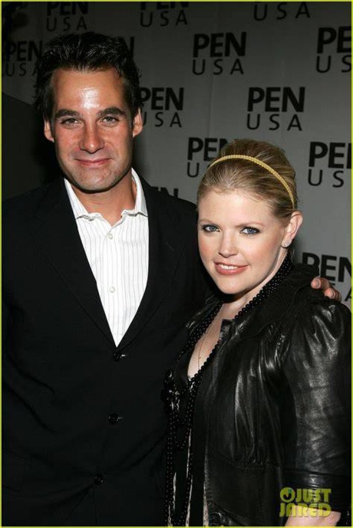 Natalie Maines files for divorce after 17 years