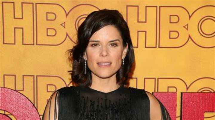 Neve Cambell Stuns on Date Night with Boyfriend