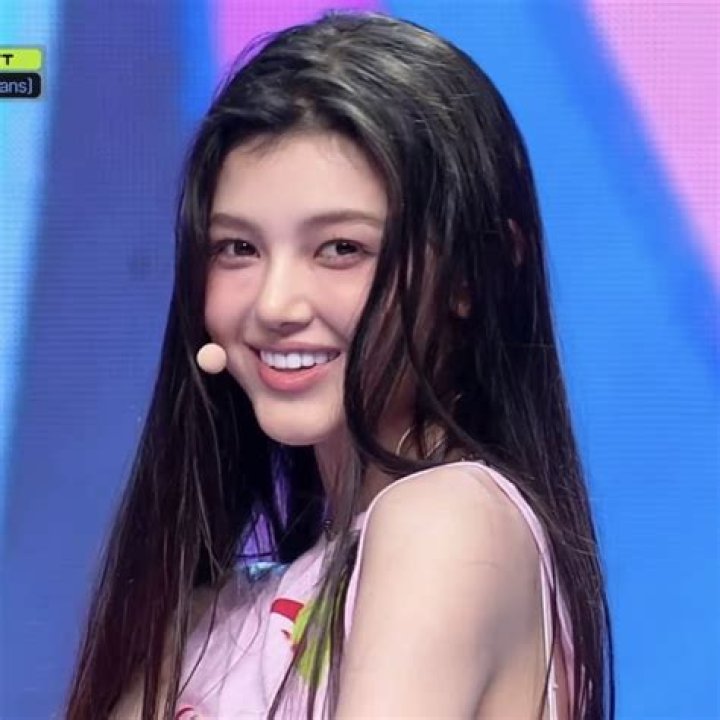 NewJeans Danielle Australian KPop Star's Age, Child Stardom
