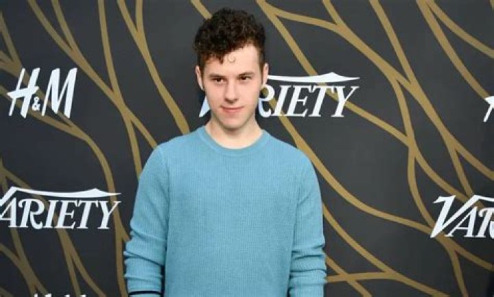 Nolan Gould Bio Wiki Net Worth Girlfriend Age Height Vrogue