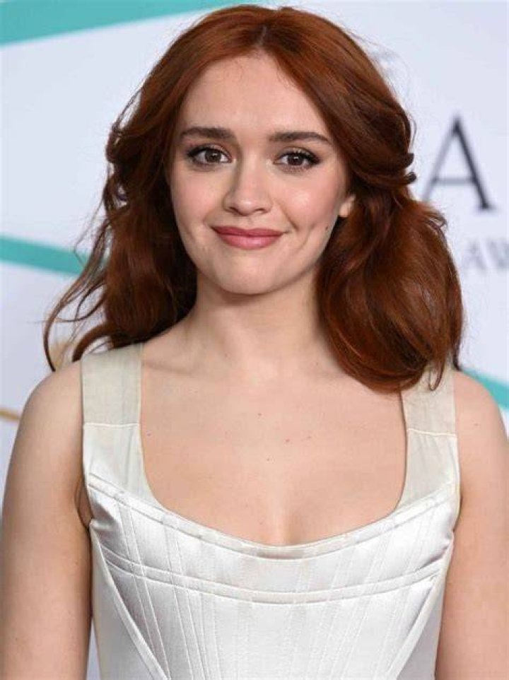 Olivia Cooke siblings: Meet her sister Eleanor Cooke 1 Olivia Cooke biography age net worth husband profile shows family movies Uzomedia TV