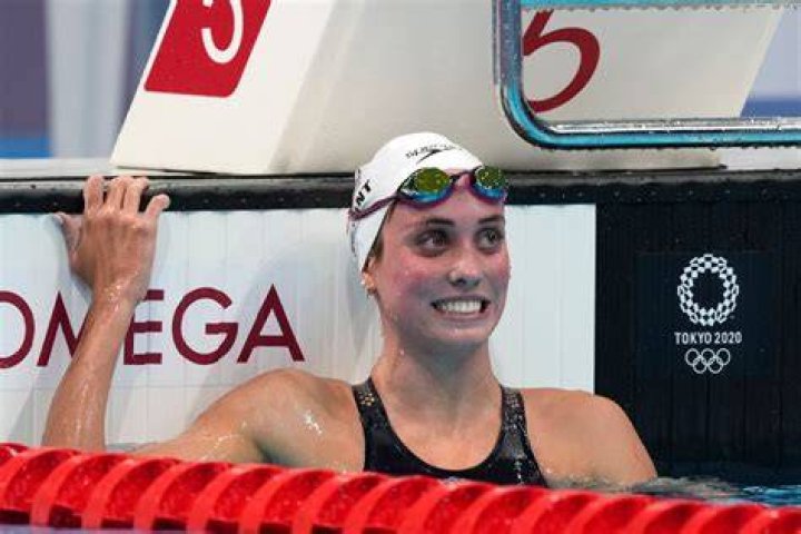 Olympian Emma Weyant finishes second to transgender swimmer Lia Thomas