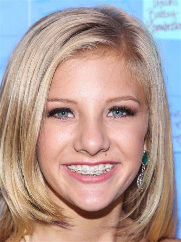 Paige Hyland Wiki 2021 Net Worth, Height, Weight, Relationship & Full