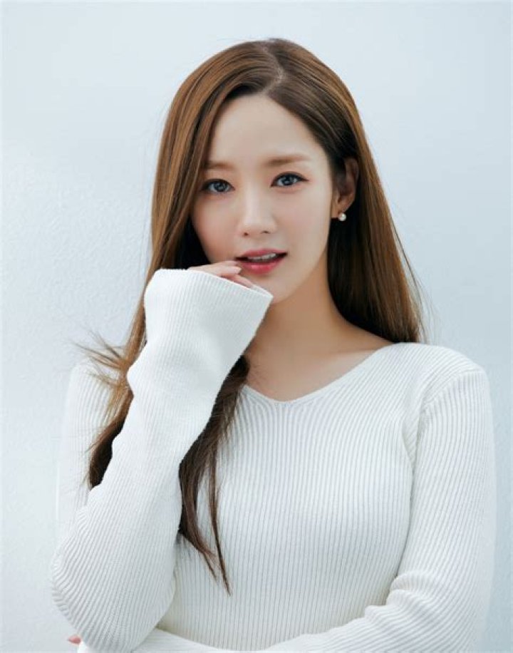 Park Min Young Signs With Hook Entertainment Following Departure From