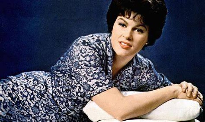 Patsy Cline's wedding picture in (1957). In memory of Patsy's Husband