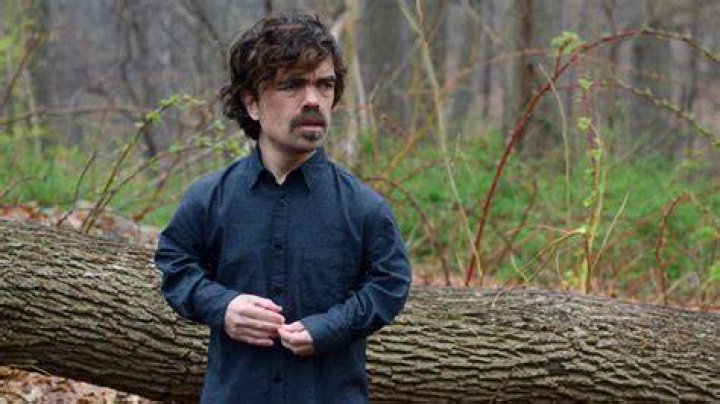 Peter Dinklage gets naked on Saturday Night Live
