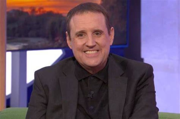 Peter Kay news Comedian breaks silence on Twitter after cancelling