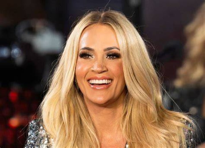 Photos from Carrie Underwood's Pregnancy Style
