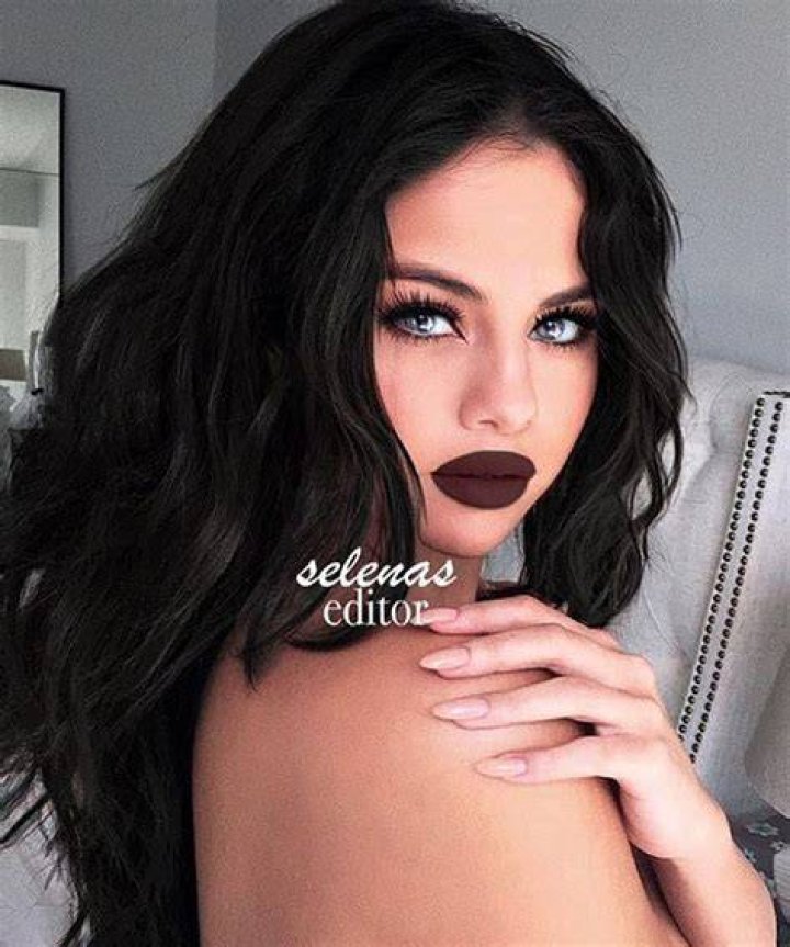 Pin by Sindyjones on ☮darĸ нa&iota;r вl&upsilon;e green eyez☮ Baddie makeup