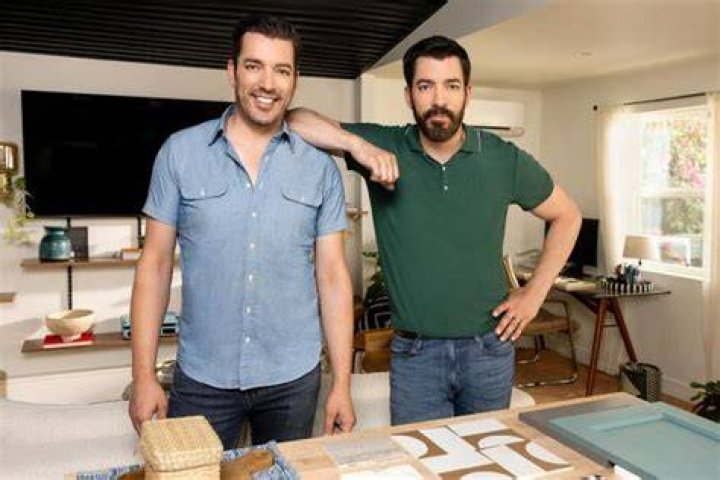 Property Brothers’ Drew Scott and Fiancee Linda Phan Get a SpinOff