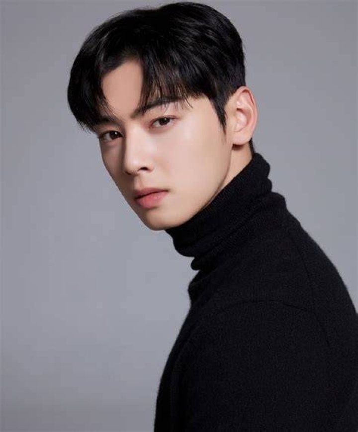 Rộ clip Cha Eun Woo v&agrave; sao nh&iacute; 1 thời bị Dispatch &ldquo;khui&rdquo; hẹn h&ograve;, cặp