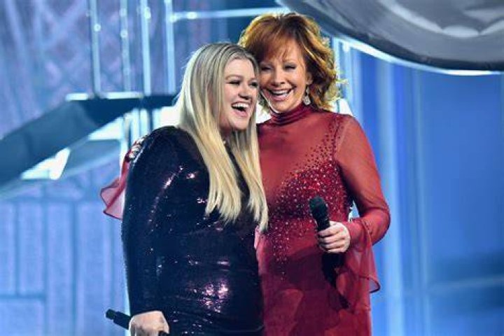 Reba McEntire Texted Kelly Clarkson ‘All the Time’ She ‘Warned’ Kelly