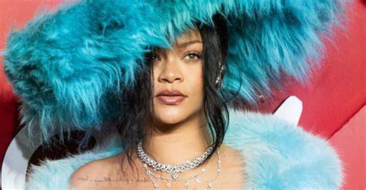 Rihanna está sendo 'treinada' por JayZ para se apresentar no Super Bowl