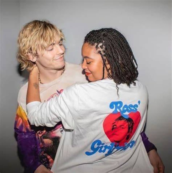 Ross Lynch Tying Jaz Sinclair’s Hair Is the Cutest Thing You’ll See