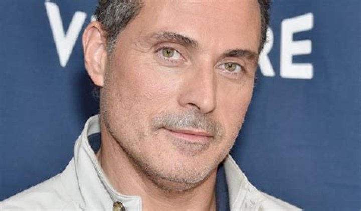 Rufus Sewell Personal Life, Net Worth, Eyes, Movies |