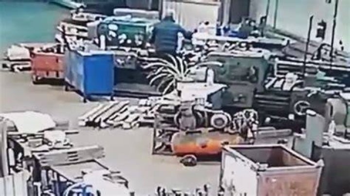 Russian Lathe Accident correo - VoxDash