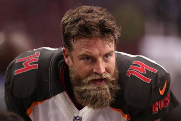 Ryan Fitzpatrick Bio, Net Worth, Salary, Wife, Family, Age, Teams