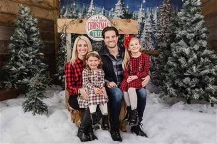 Sabrina McGillivray Age, Wikipedia, Net Worth, Scott Mcgillivray Wife Bio