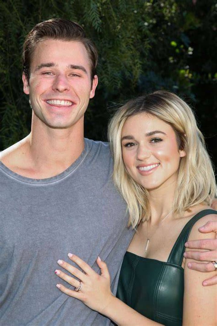 Sadie Robertson on Instagram &ldquo;grab a cup of coffee and head over to