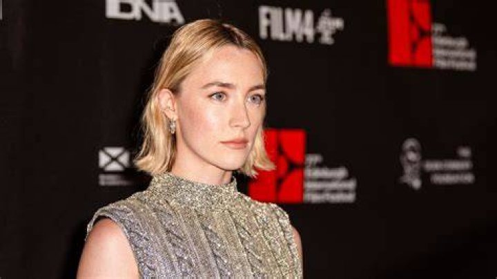 Saoirse Ronan 'strikes up romance with her Mary Queen Of Scots on
