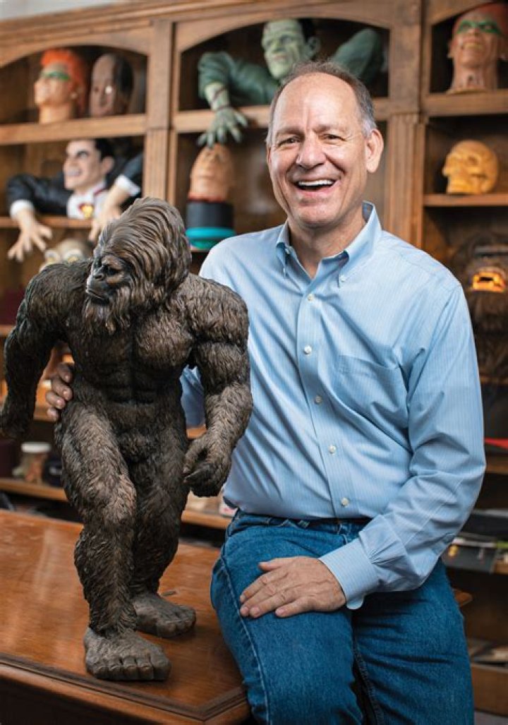 Scott Morris Halloween D&eacute;cor Sales Dodge COVID Effect Costumers Today