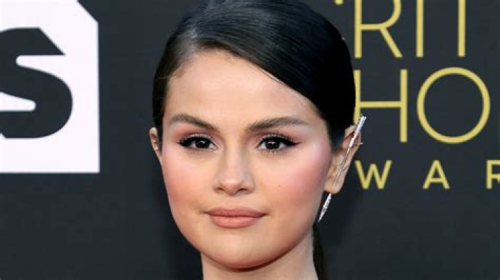 Selena Gomez Darum war sie barfu&szlig; bei den SAG Awards GLAMOUR